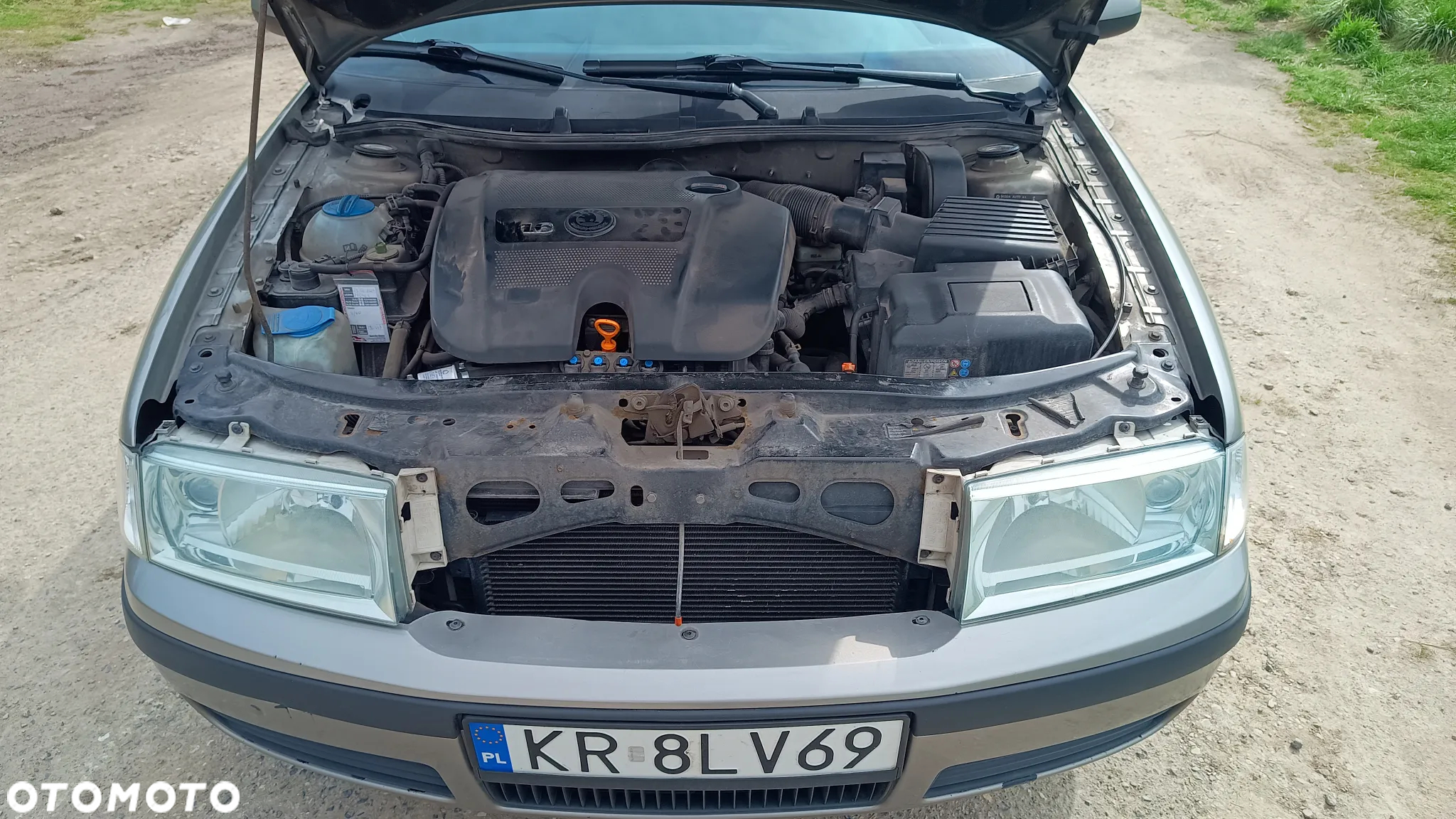 Skoda Octavia 1.6 Tour - 8