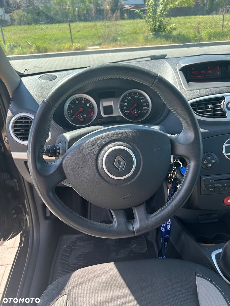 Renault Clio 1.2 16V Life - 10