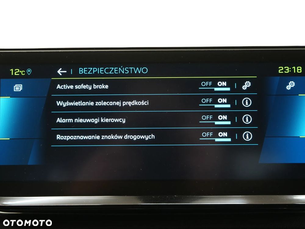 Peugeot 3008 225 e-EAT8 Allure - 27