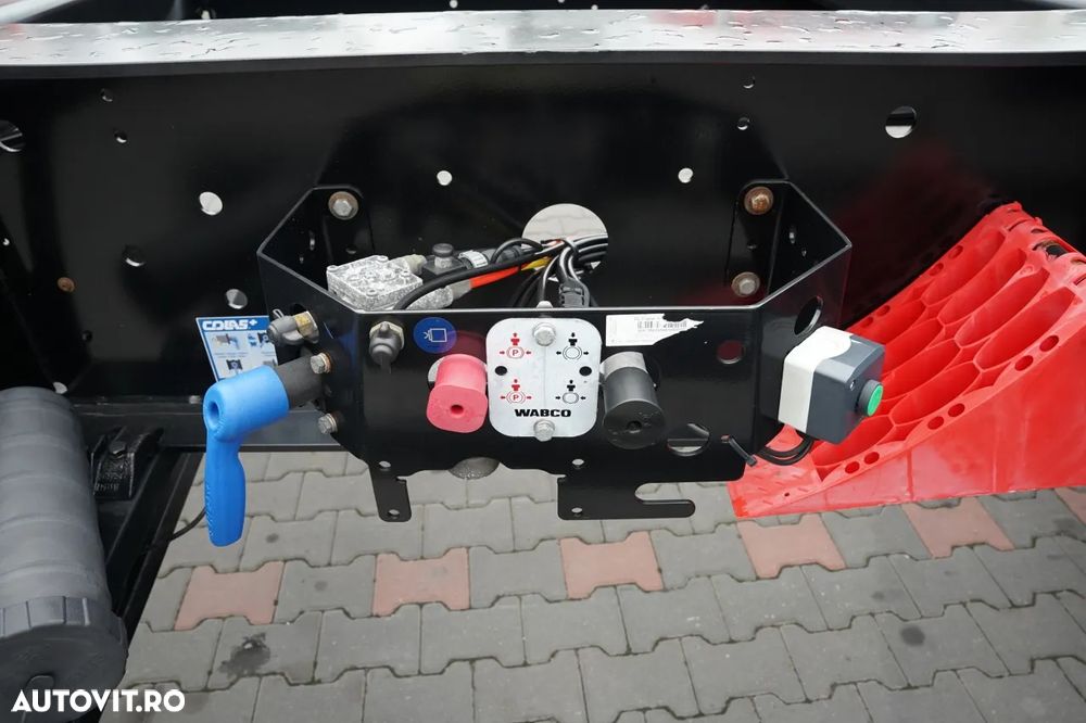 Kögel SEMIREMORCĂ CONTAINER / UNIVERSAL / SPATE EXTENSIBIL / PENTRU TOATE CONTAINERELE - 18
