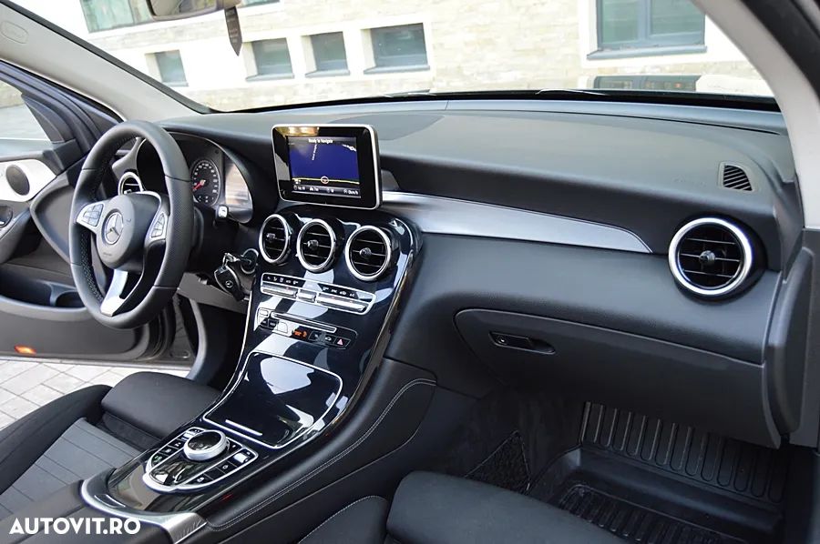 Mercedes-Benz GLC 220 d 4MATIC 9G-TRONIC - 29
