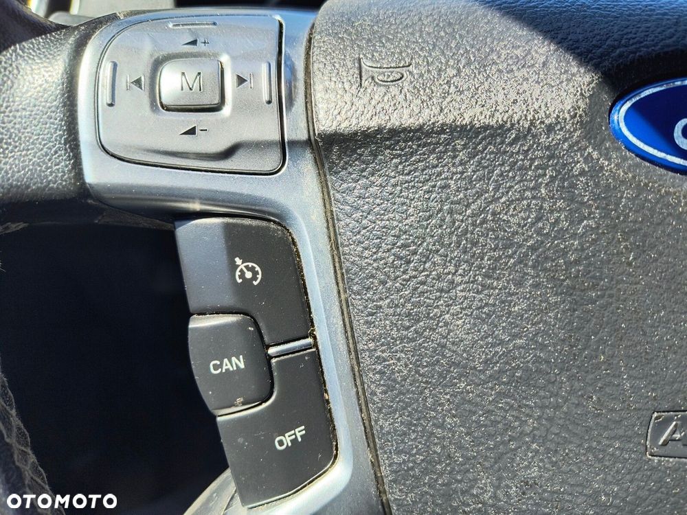 Ford Mondeo - 26