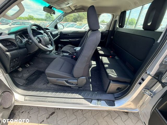 Toyota Hilux 2.8 D-4D Extra Cab Live 4x4 - 15