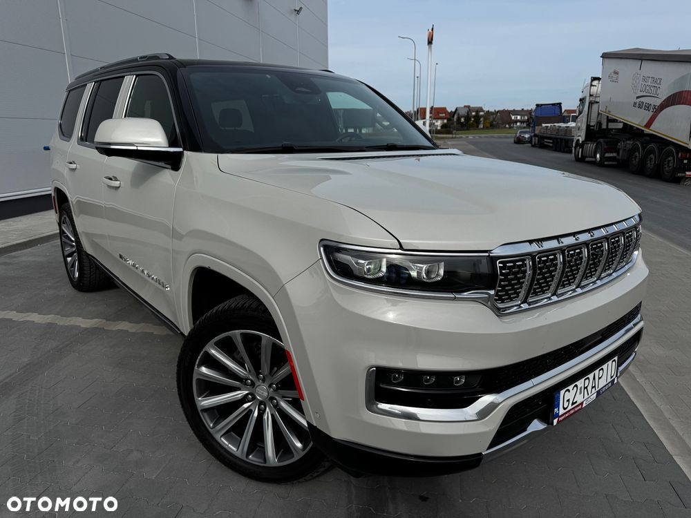 Jeep Grand Wagoneer - 8