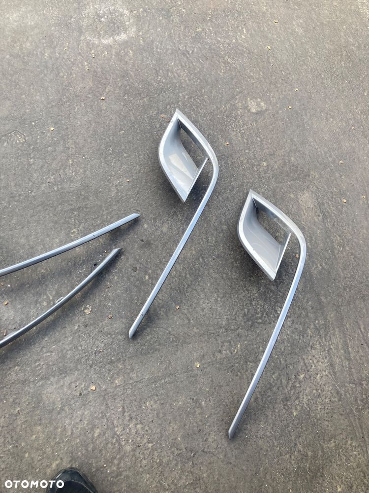 RENAULT Megane IV 4 GT prawa kratka ZDERZAKA  przedniego KRATKA halogenu W ZDERZAK  przedni  listwa halogen zaślepka - 4