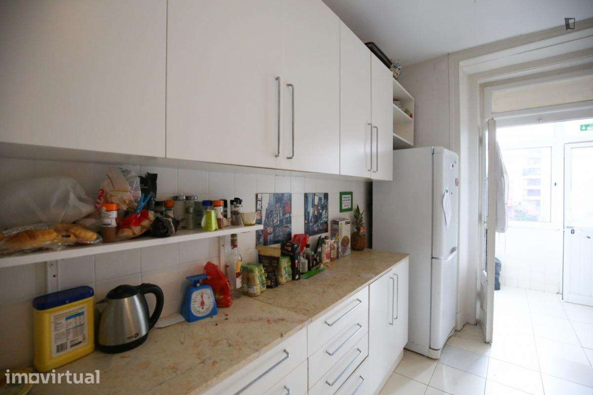 Quarto - localizado em Entrecampos Lisbon - Grande imagem: 3/42