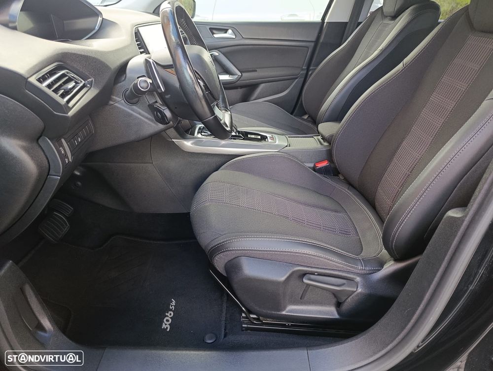 Peugeot 308 SW 1.2 PureTech Allure EAT8 - 11