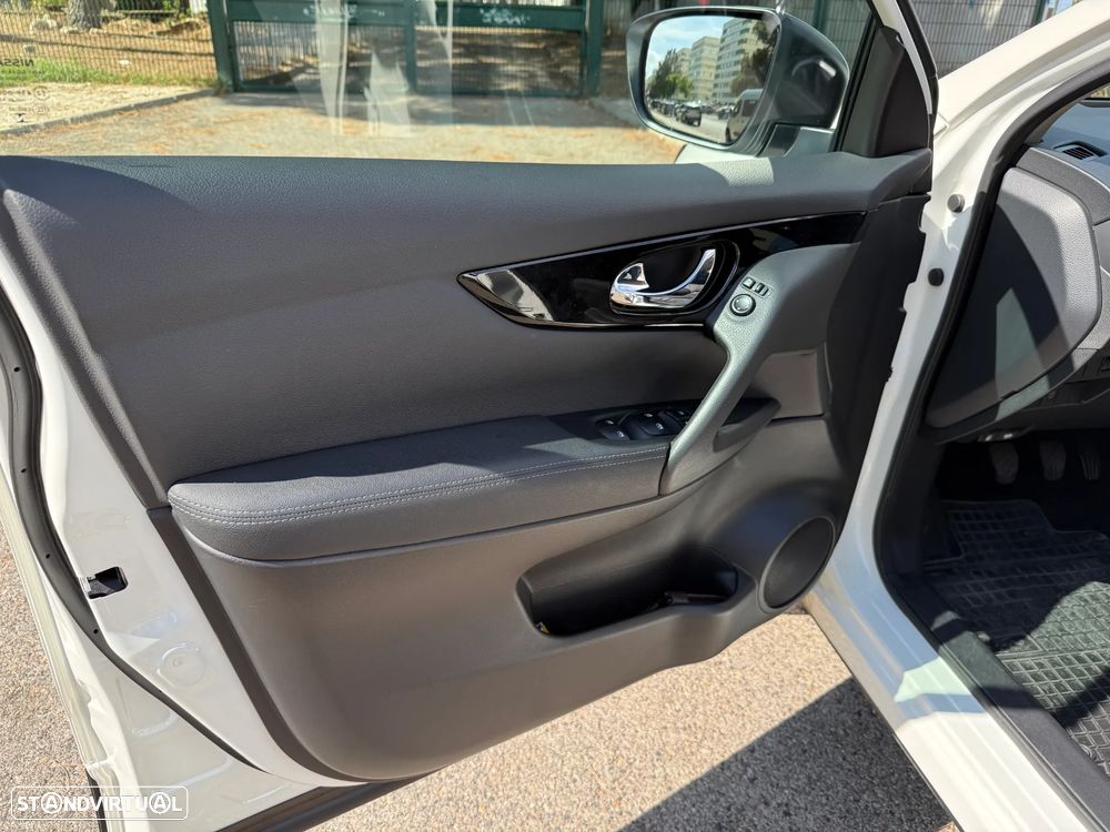 Nissan Qashqai 1.5 dCi N-Connecta J18 - 7