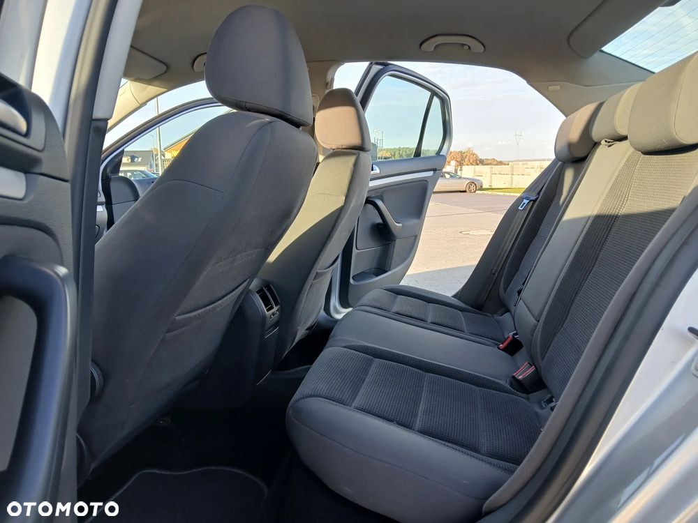 Volkswagen Jetta 1.9 TDI Comfortline - 17