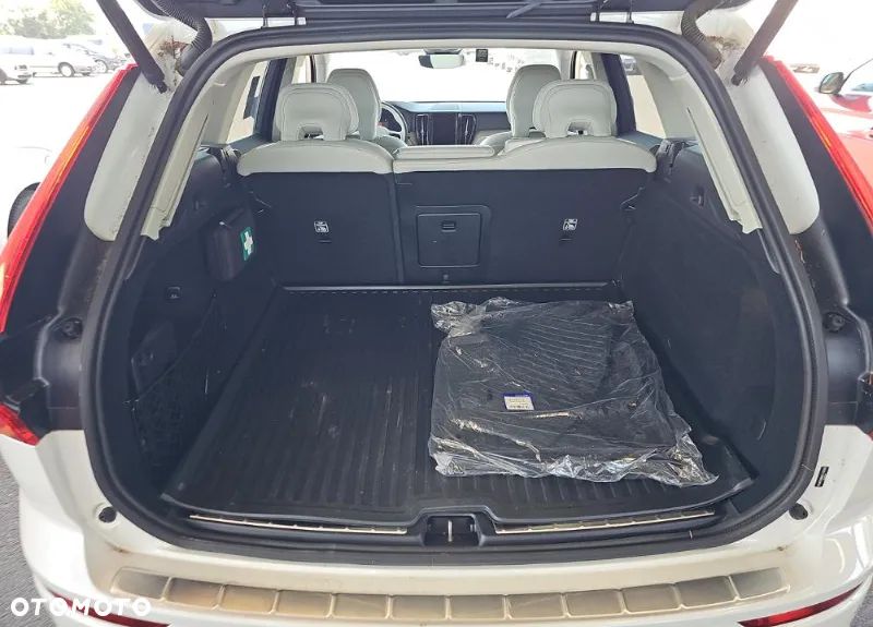 Volvo XC 60 B5 B AWD Ultra Dark - 12
