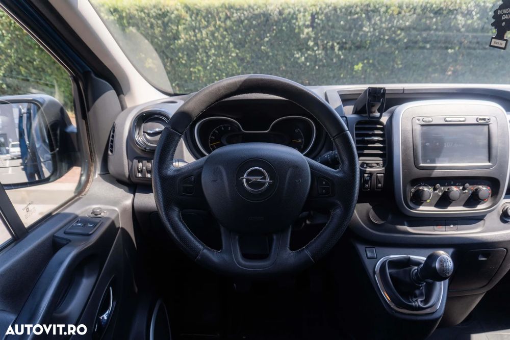 Opel Vivaro - 10