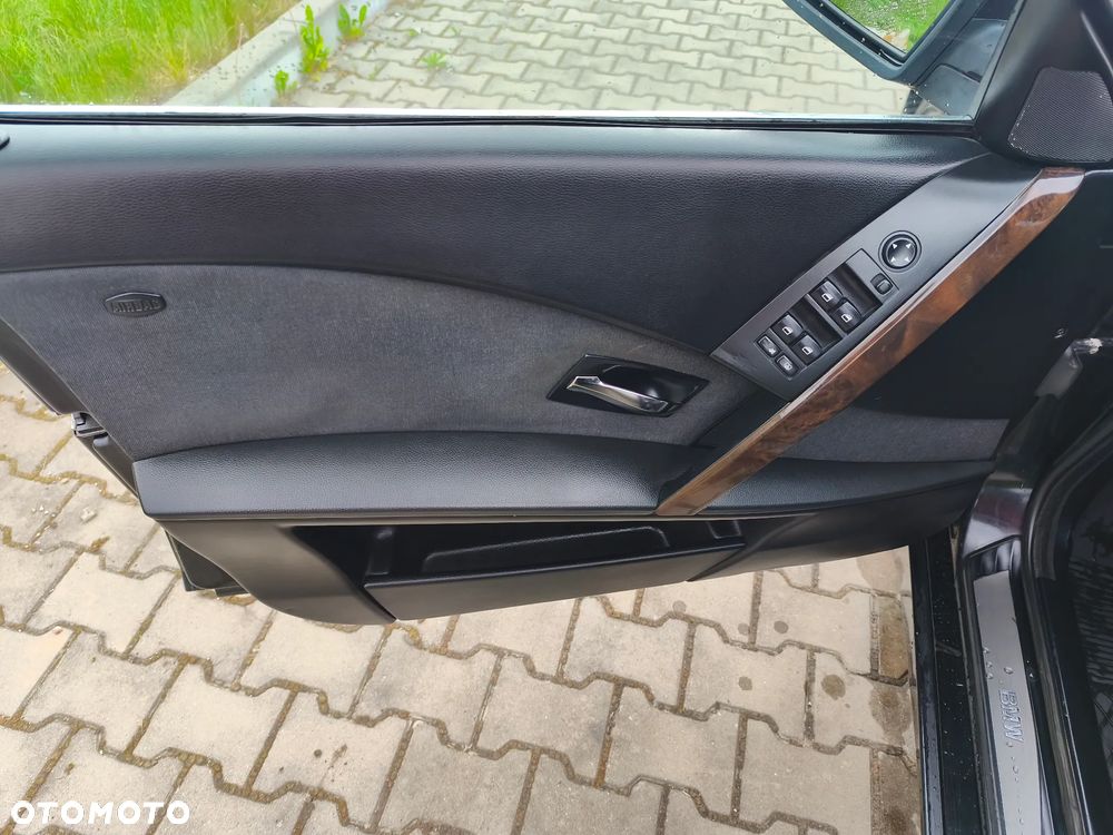 BMW Seria 5 530d - 24