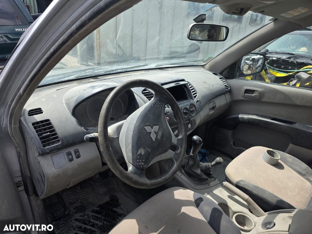 Dezmembram  Mitsubishi L200 2007 2.5did - 6