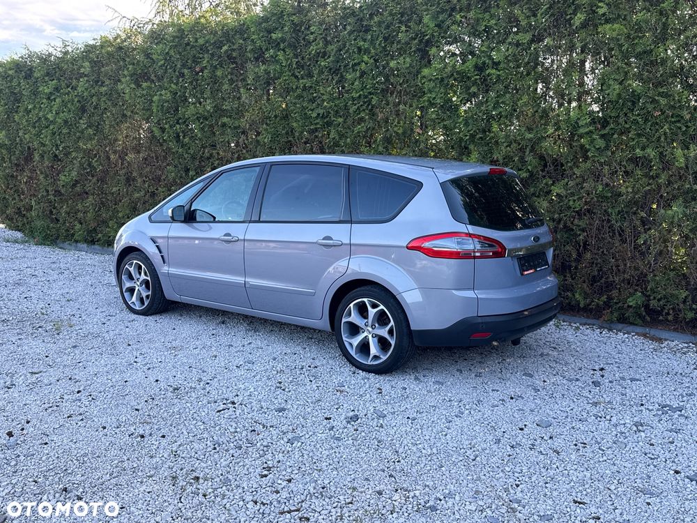 Ford S-Max - 16