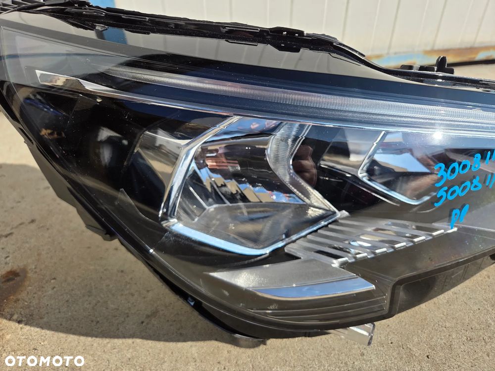 Lampa przednia prawa zwykła  Peugeot 3008 II 5008 II NOWA - 3