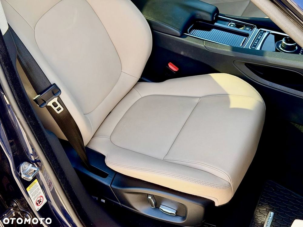 Jaguar F-Pace 2.0 i4P AWD R-Sport - 23
