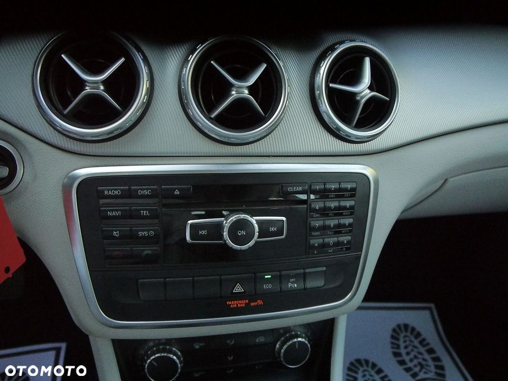 Mercedes-Benz GLA 200 UrbanStyle Edition - 21