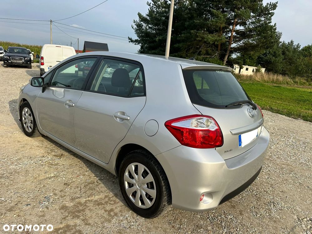 Toyota Auris 1.4 D-4D - 32