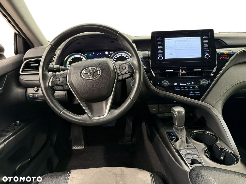 Toyota Camry - 10