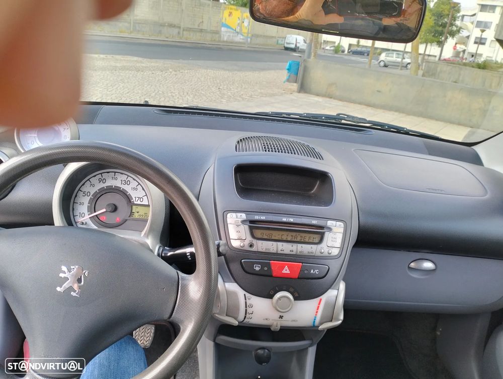 Peugeot 107 1.0 Trendy — fotografia 5
