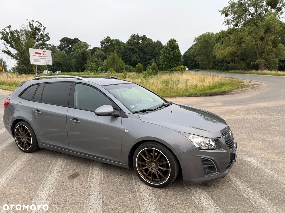 Chevrolet Cruze 1.7 LT - 17