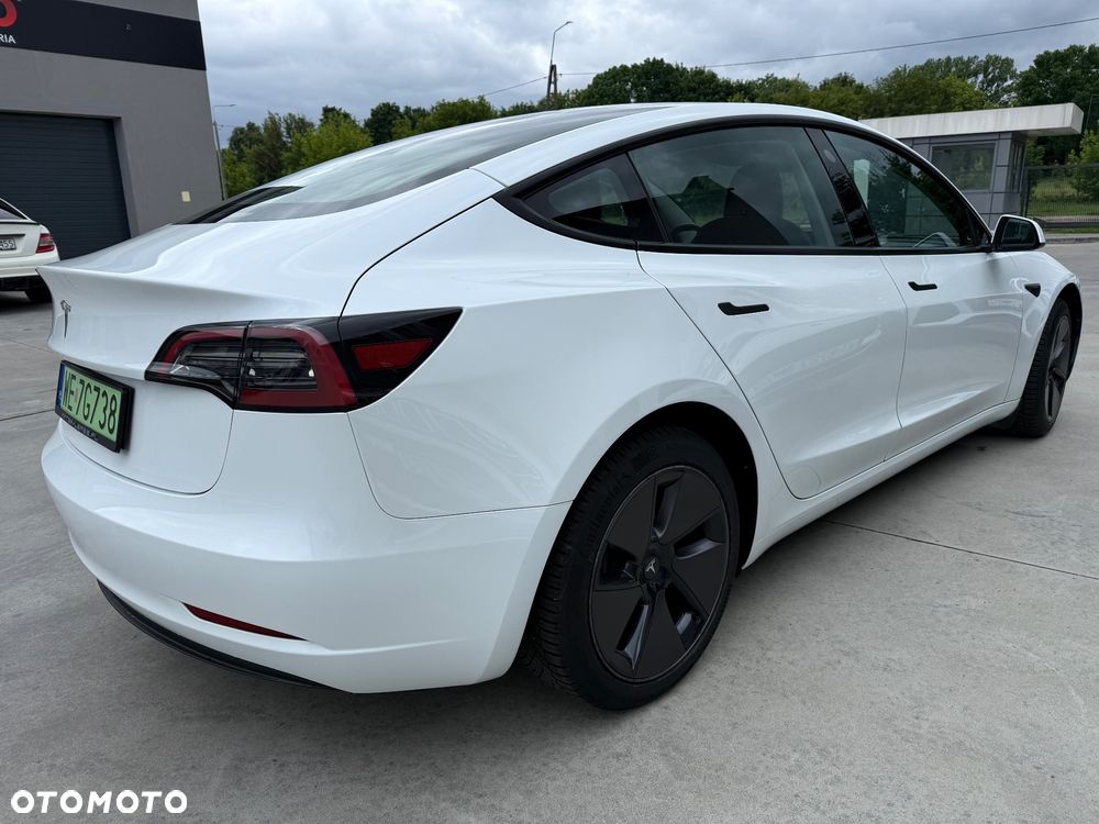 Tesla Model 3 - 8
