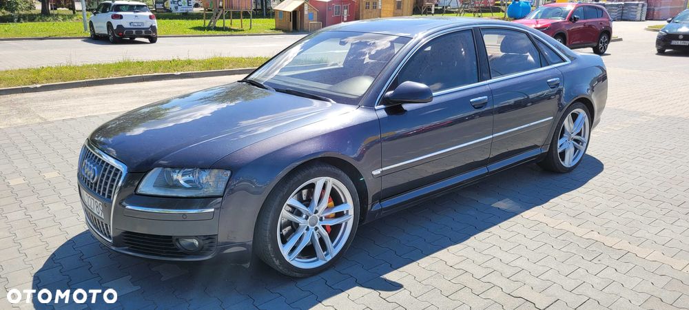 Audi A8 - 1