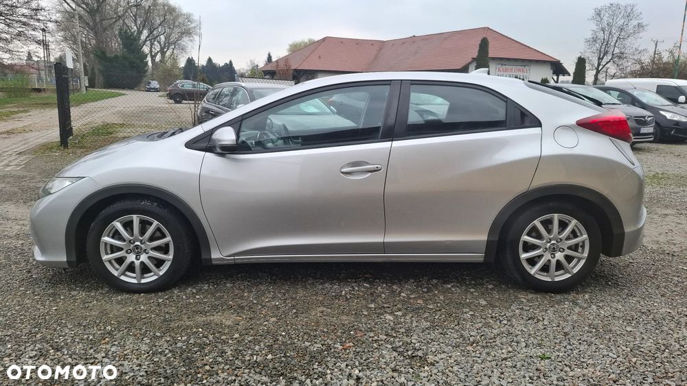 Honda Civic 1.6 i-DTEC Lifestyle Black Edition - 3