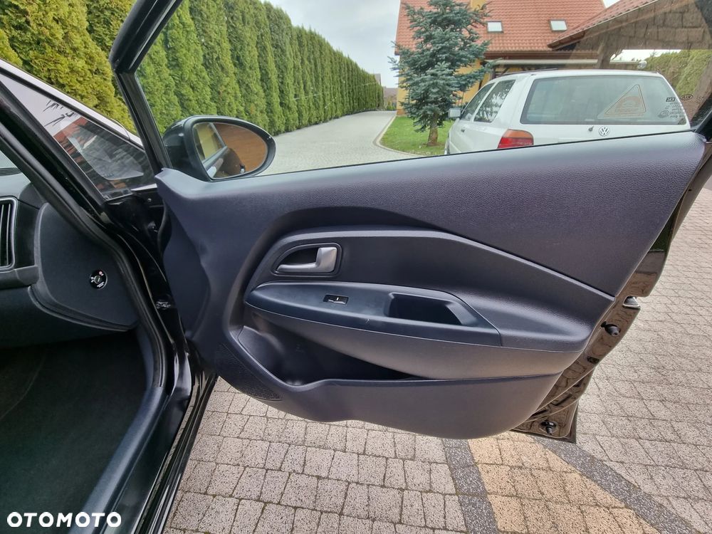 Kia Rio 1.2 Dream Team Edition - 10