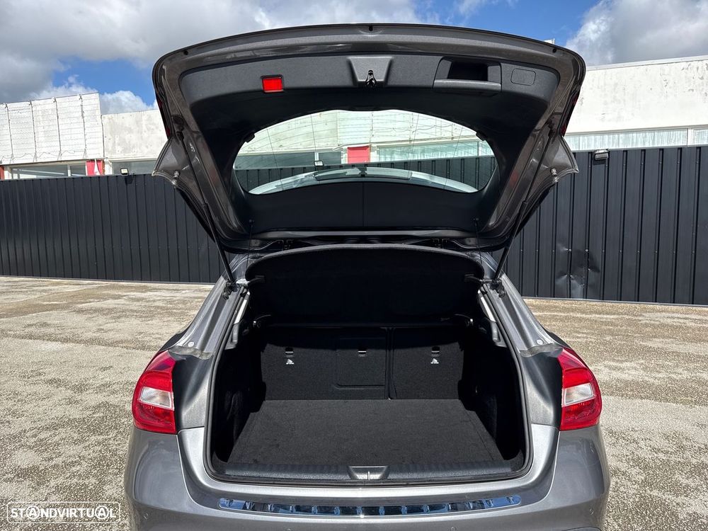 Mercedes-Benz GLA 180 CDI Style - 19