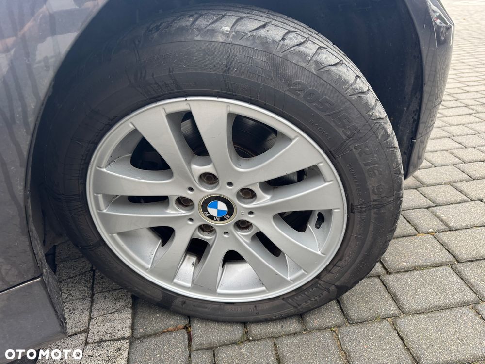 BMW Seria 3 318i - 12