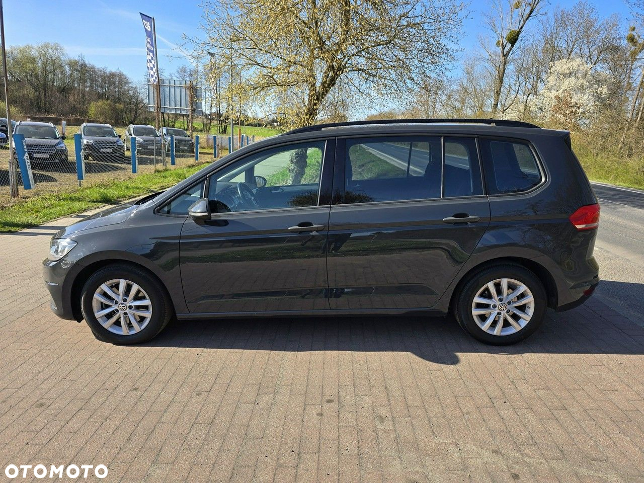 Volkswagen Touran - 4