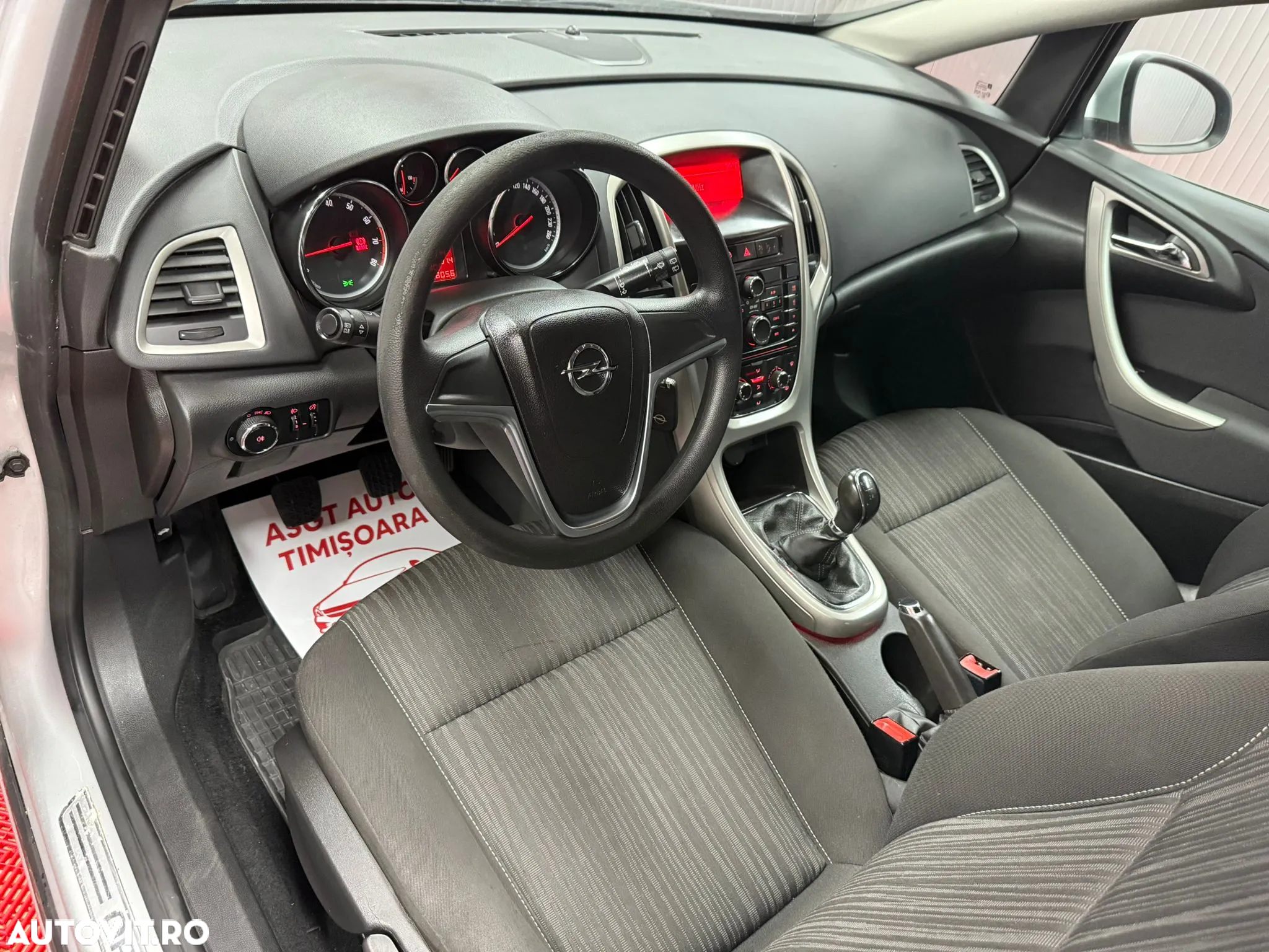 Opel Astra 1.6 - 9