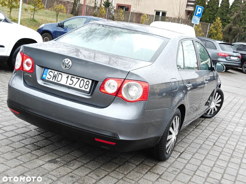 Volkswagen Jetta 1.6 United - 18