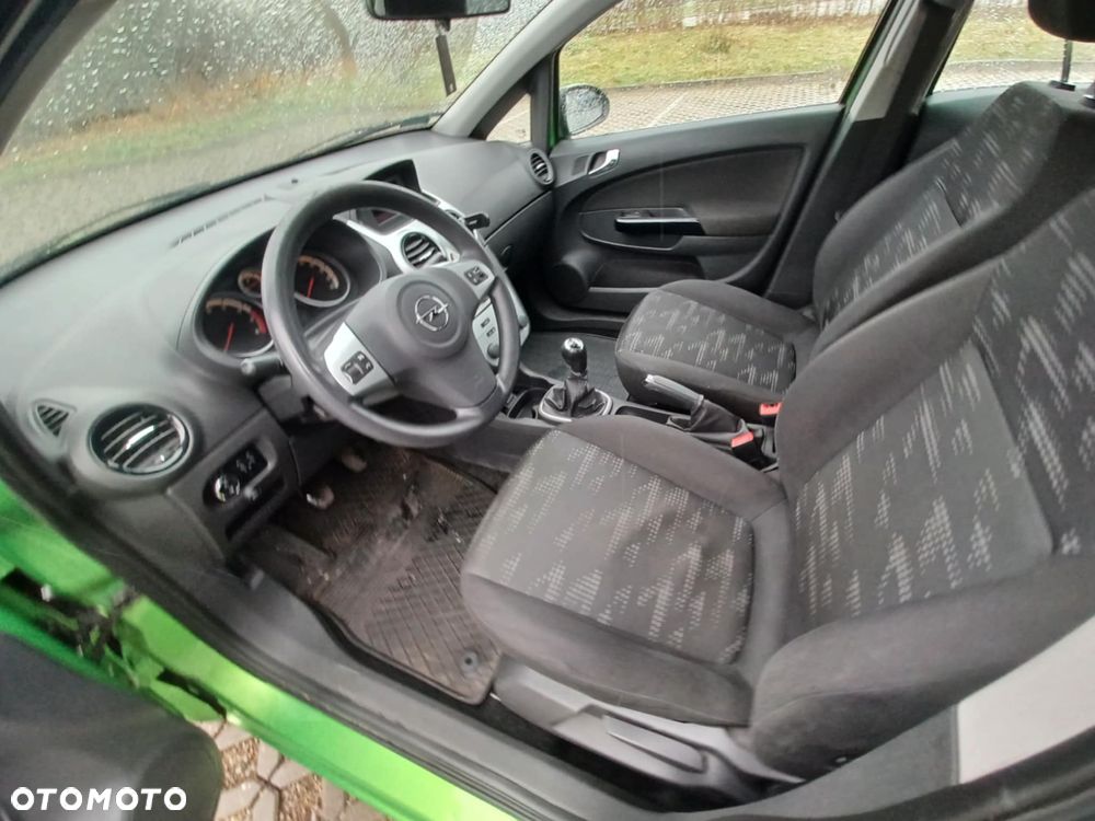 Opel Corsa 1.2 16V Cosmo - 23