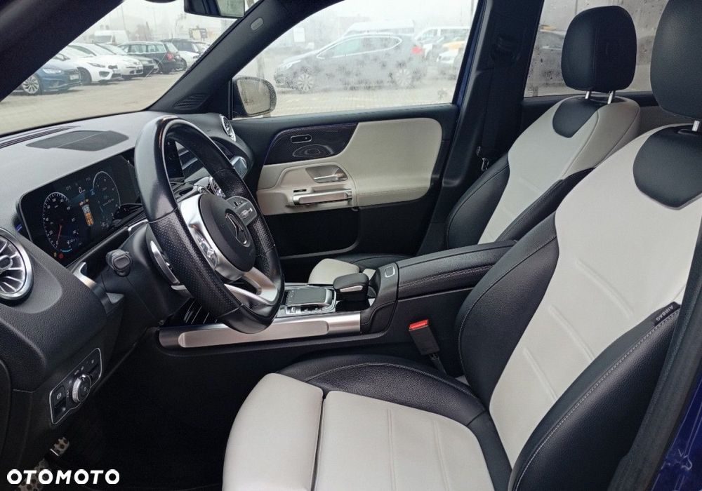 Mercedes-Benz GLB - 21