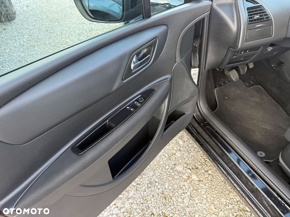 Citroën C4 HDi 110 FAP Style - 11