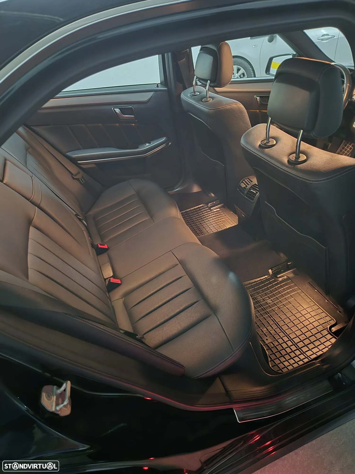 Mercedes-Benz E 220 BlueTEC Avantgarde Auto. - 18