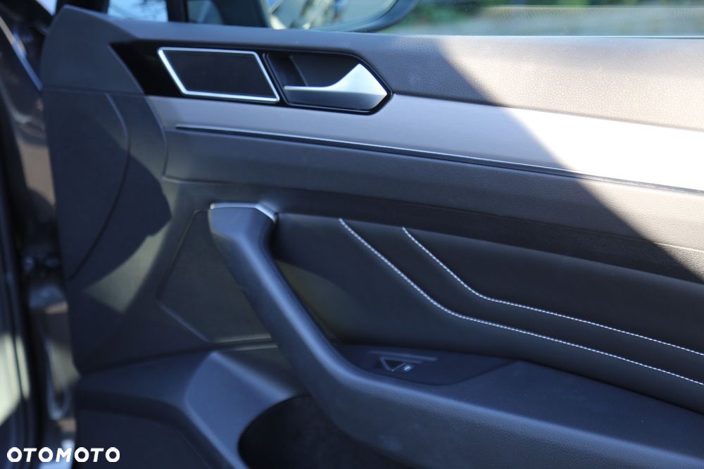 Volkswagen Passat 1.5 TSI OPF DSG Elegance - 36