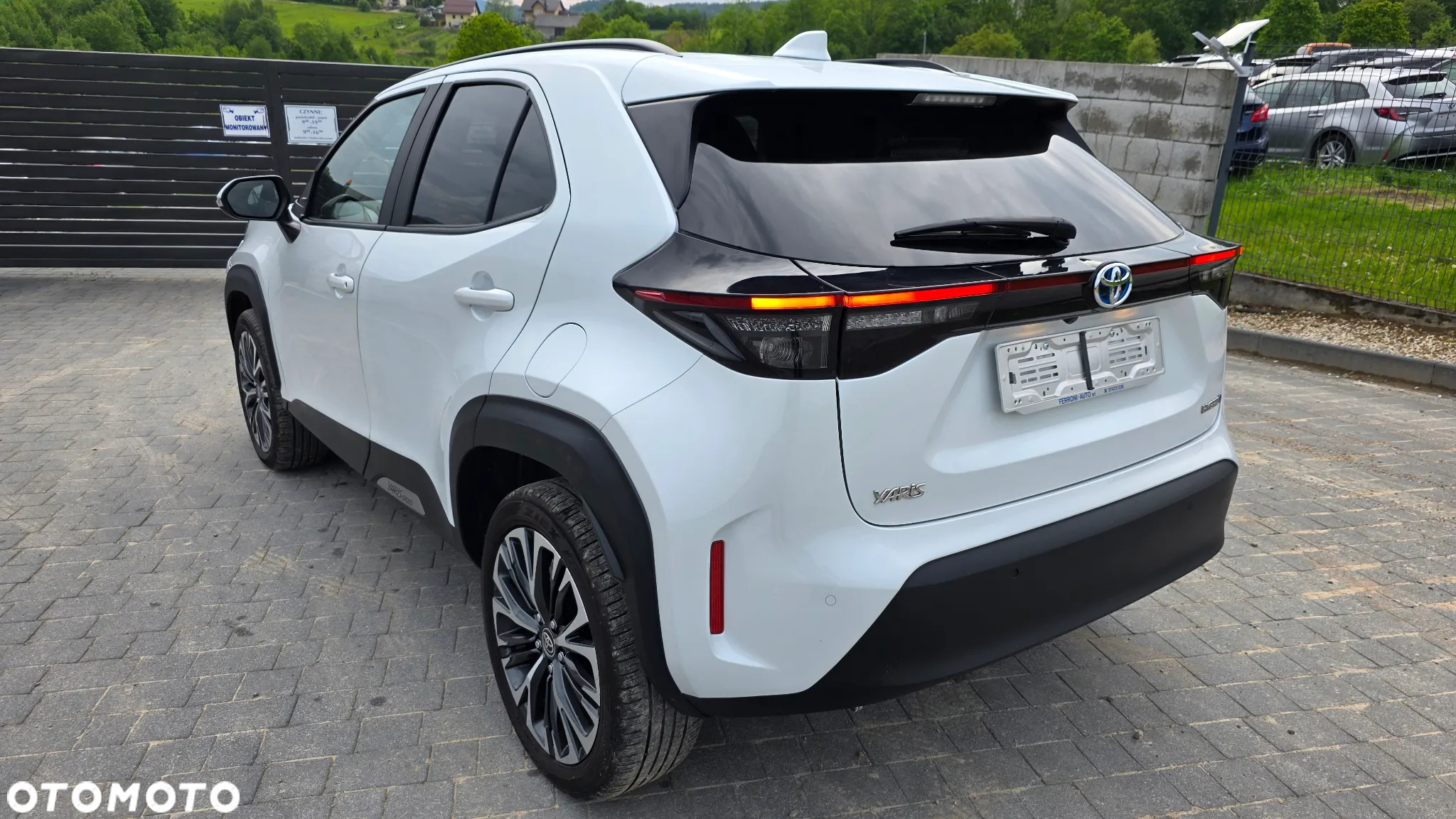 Toyota Yaris Cross Hybrid 1.5 Executive - 4