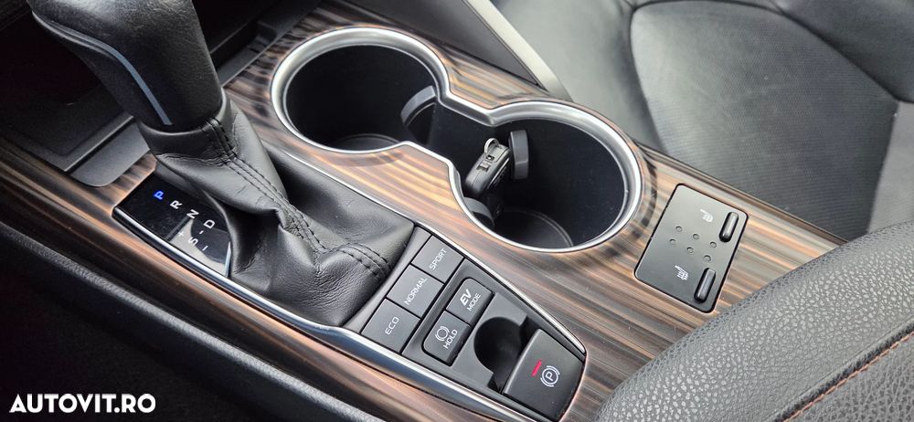 Toyota Camry 2.5 Exclusive - 21