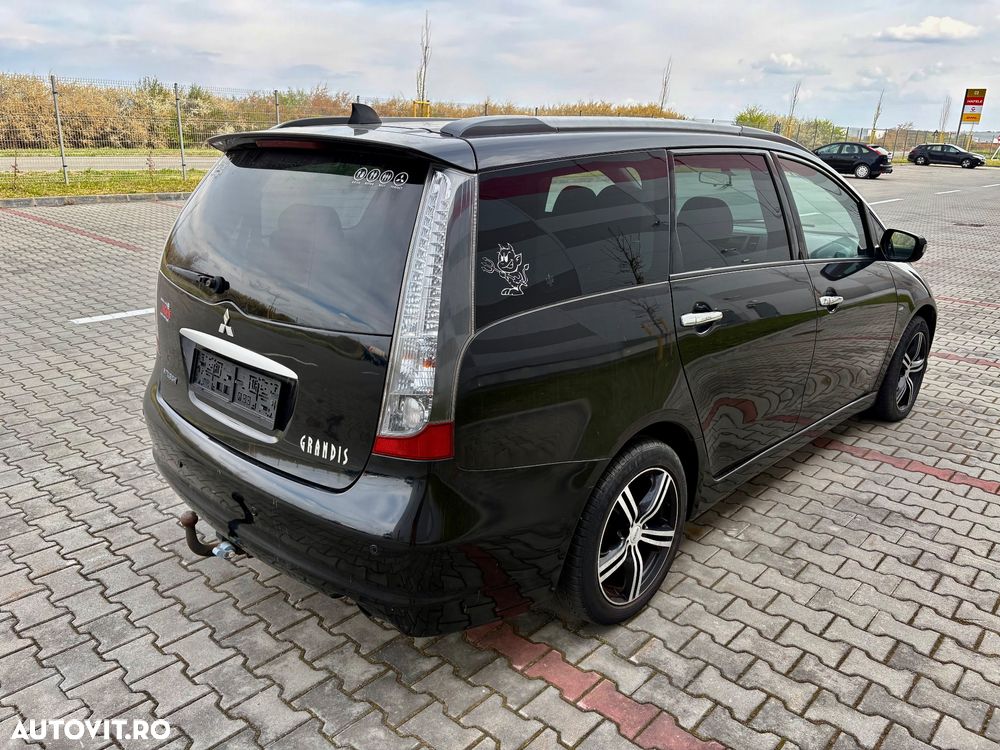 Mitsubishi Grandis 2.0 DI-D 7-Sitzer Intense - 4