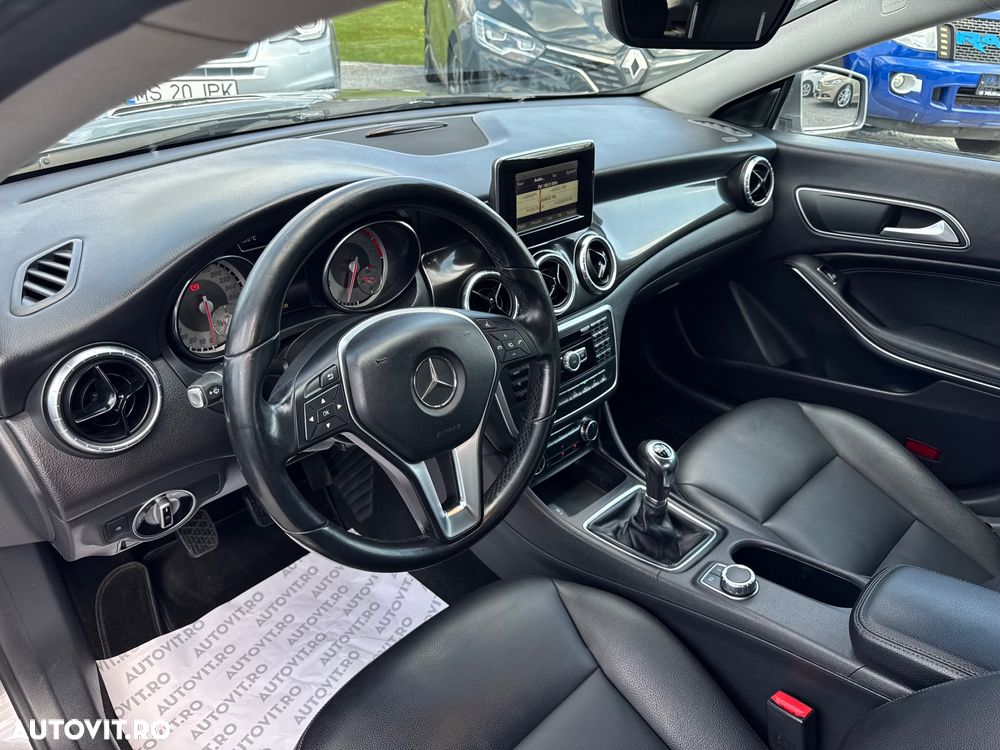 Mercedes-Benz CLA - 12