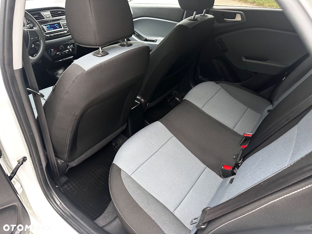 Hyundai i20 1.25 Comfort - 25