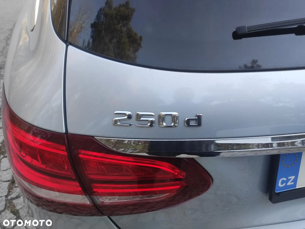 Mercedes-Benz Klasa C 250 CDI BlueEff 4-Matic Avantgarde - 26