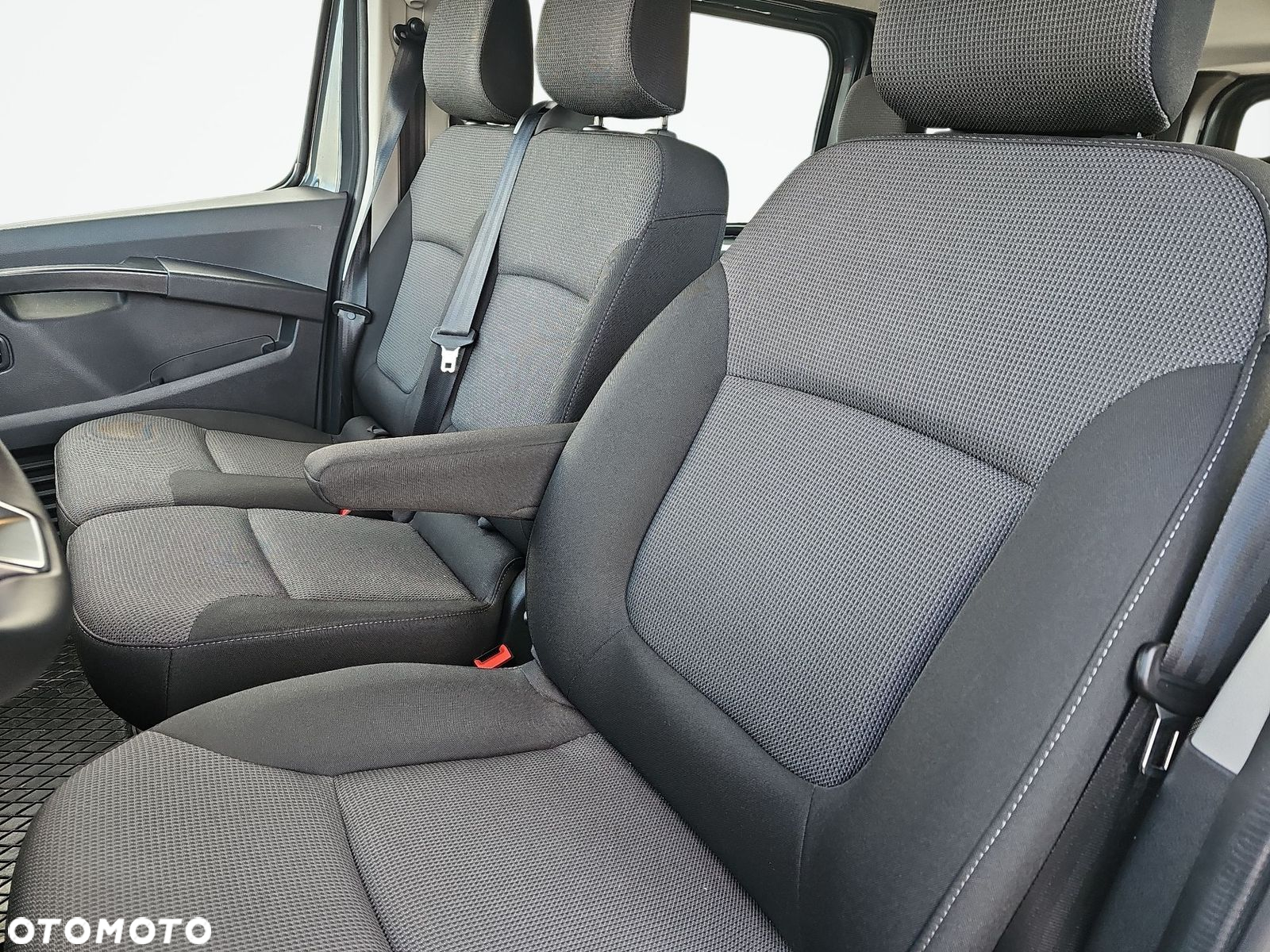 Renault Trafic Grand SpaceClass 2.0 dCi - 12