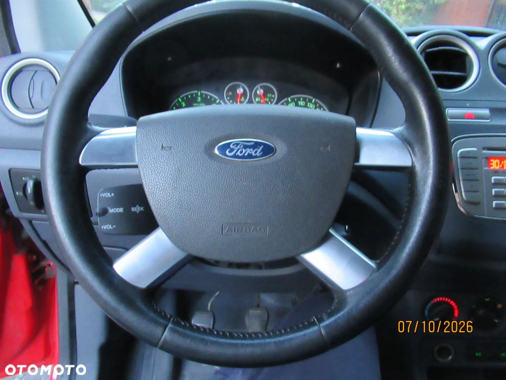 Ford Transit Connect - 14
