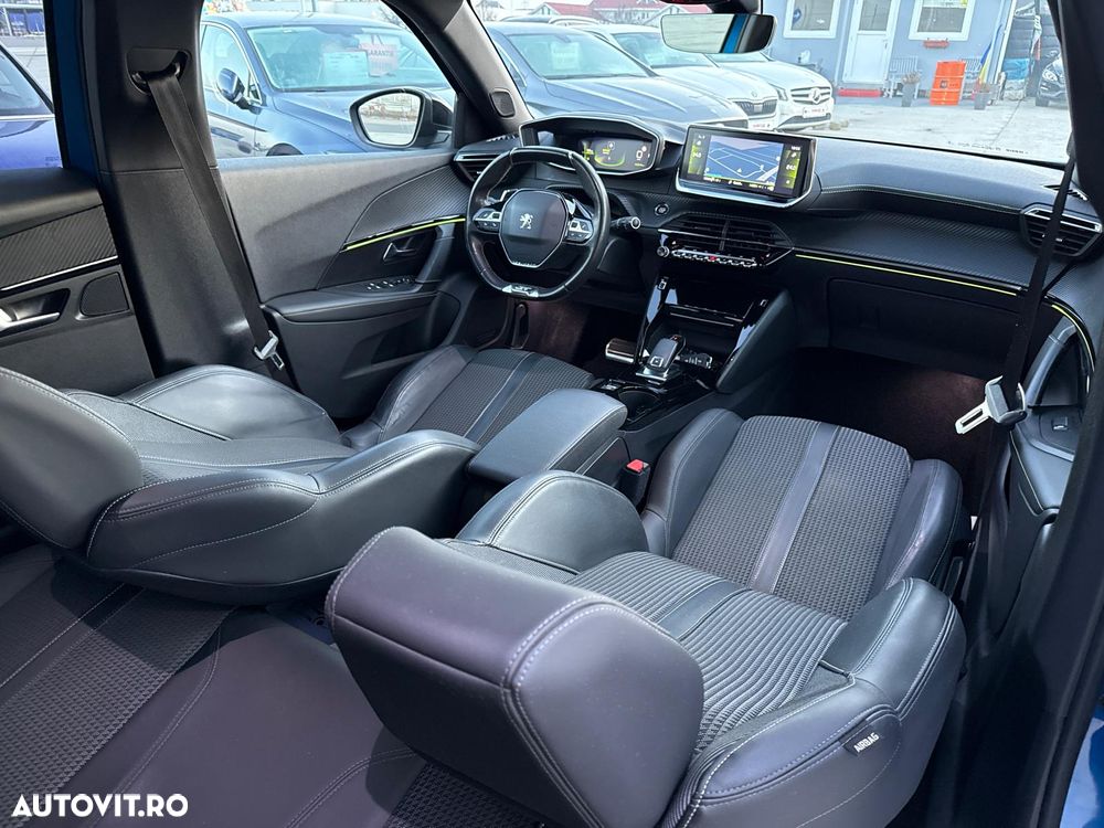 Peugeot 2008 PureTech 130 EAT8 GT Exclusive - 8