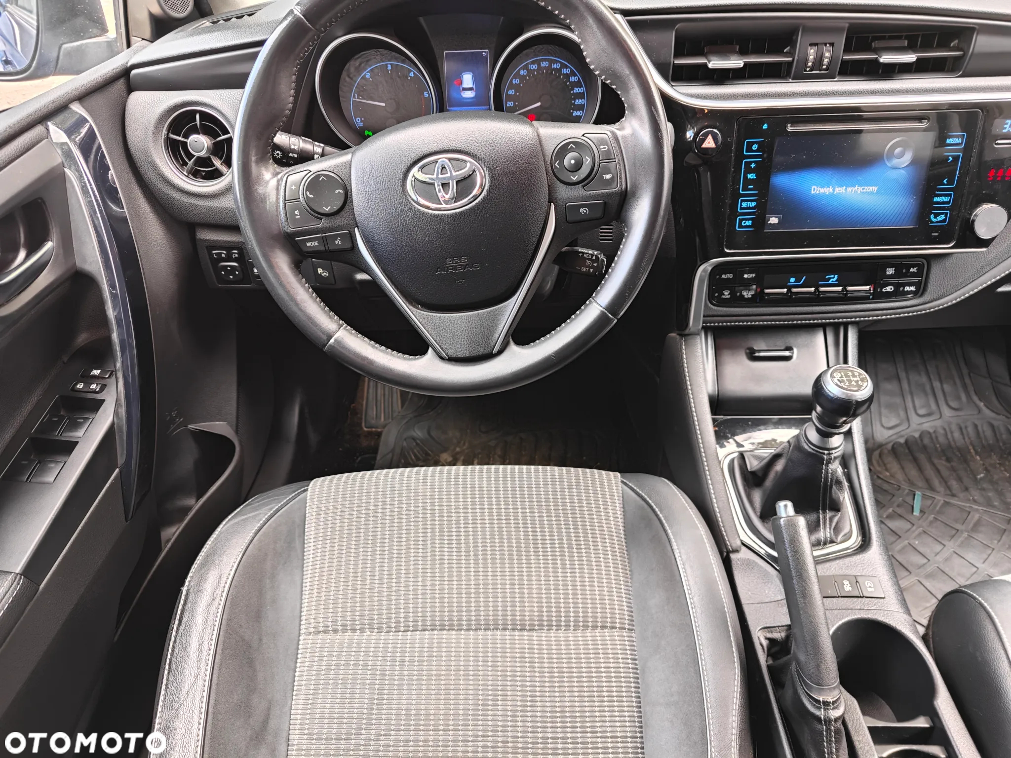 Toyota Auris 1.6 D-4D Touring Sports Executive - 13