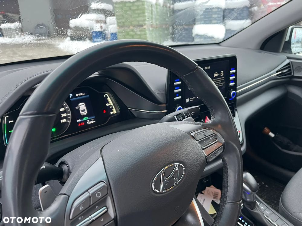 Hyundai IONIQ Hybrid Business - 12